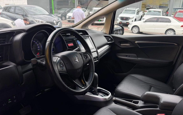 imagem-https://www.socarrao.com.br/sc-vehicle-images-prod/4323920/1791598684433-03e428add6424c4f95f06b243591b6f2_1791585287855.jpg