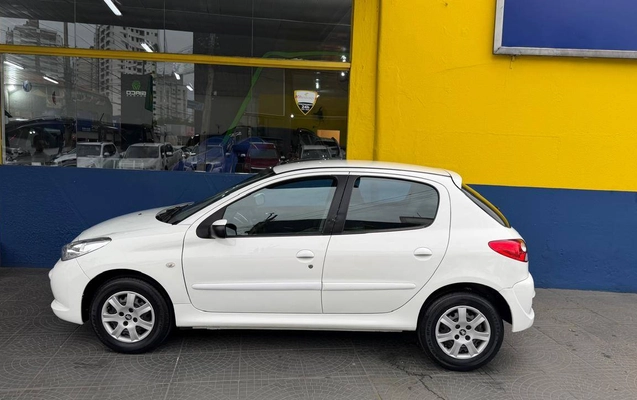 imagem-https://www.socarrao.com.br/sc-vehicle-images-prod/4324734/1791595094467-ffc71b5f4b5d476eb33d2223e238e84c_1791594046115.jpg