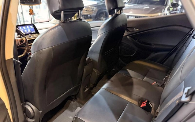 imagem-https://www.socarrao.com.br/sc-vehicle-images-prod/4324753/1791594430025-8558681_7_B_8b3df8232d.jpeg