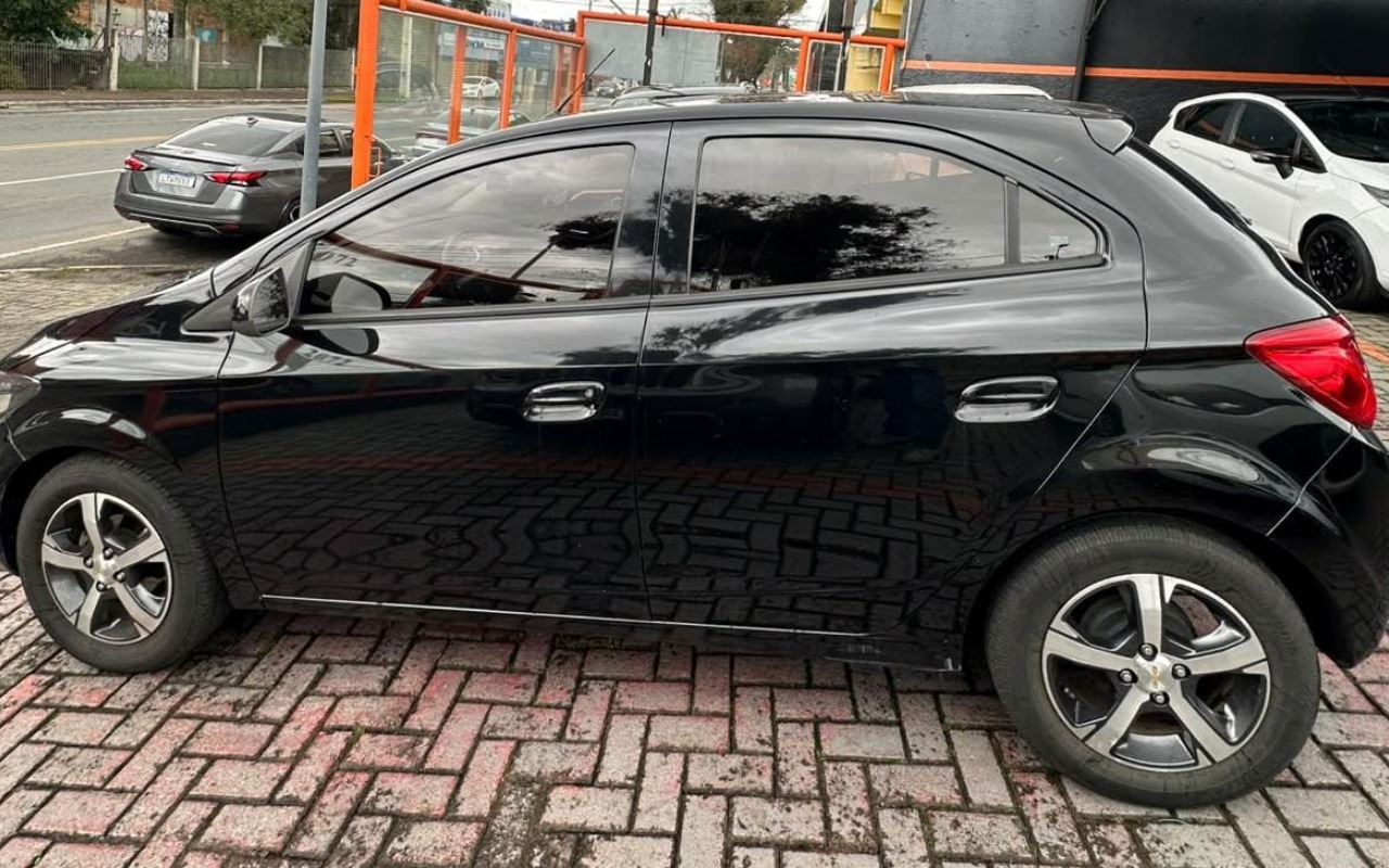 imagem-https://www.socarrao.com.br/sc-vehicle-images-prod/4324760/1791594534400-SU1HLTIwMjYxMDA5LVdBMDI5Mi5qcGc.jpg