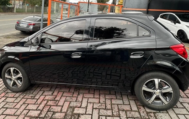 imagem-https://www.socarrao.com.br/sc-vehicle-images-prod/4324760/1791594534400-SU1HLTIwMjYxMDA5LVdBMDI5Mi5qcGc.jpg