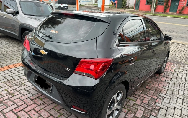 imagem-https://www.socarrao.com.br/sc-vehicle-images-prod/4324760/1791594534592-SU1HLTIwMjYxMDA5LVdBMDI4OS5qcGc.jpg