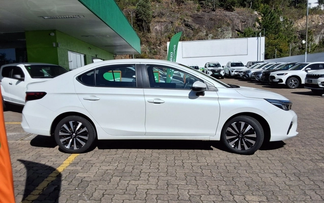 imagem-https://www.socarrao.com.br/sc-vehicle-images-prod/4327840/1791611271292-1_013629.jpg