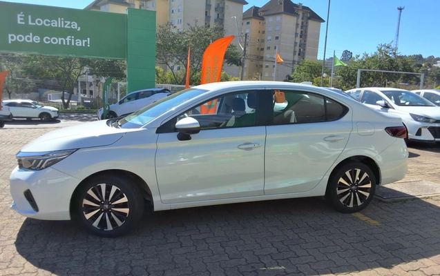 imagem-https://www.socarrao.com.br/sc-vehicle-images-prod/4327840/1791611271294-2_013631.jpg