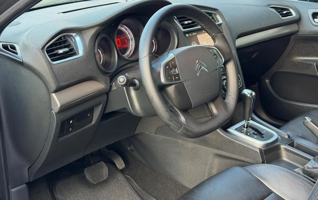 imagem-https://www.socarrao.com.br/sc-vehicle-images-prod/4328281/1792235964855-8546895_29_B_6a90f95bd0.jpeg