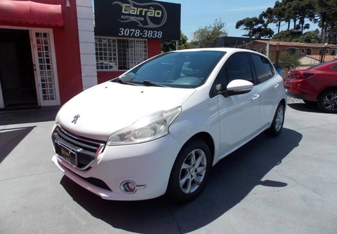 Peugeot 208 2015 Branco — foto 1 de 3