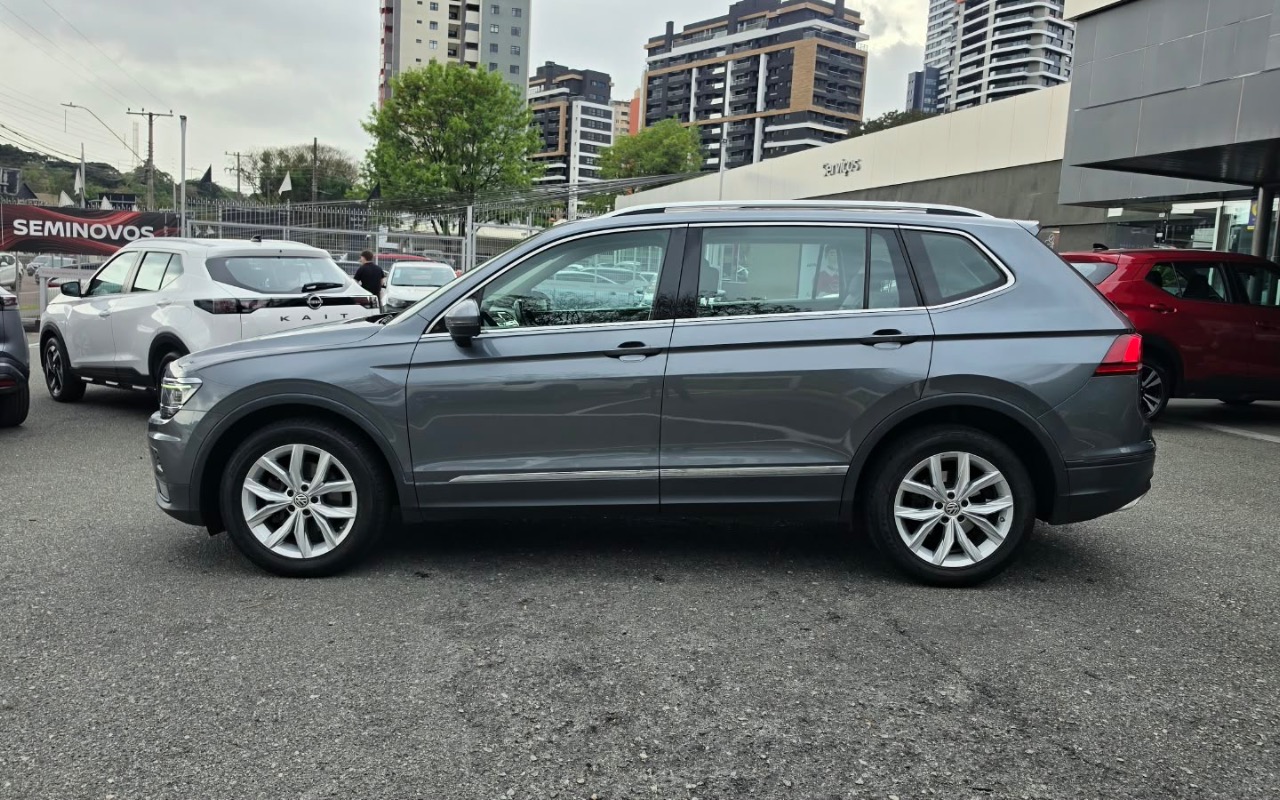 imagem-https://www.socarrao.com.br/sc-vehicle-images-prod/4328409/1791636559050-MzhjOGQzNzQtMTQ1Ny00YzgwLThjMDgtZGQ2MmUwMTgyM2I0LmpwZWc.jpeg