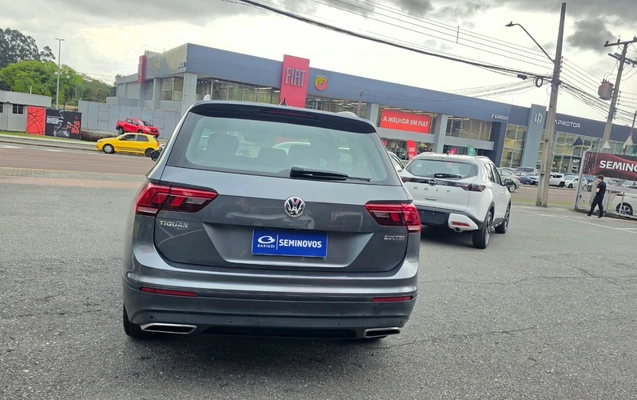 imagem-https://www.socarrao.com.br/sc-vehicle-images-prod/4328409/1791636559595-ZGExYmNkNmMtODYwMC00N2QyLWI5NzEtMzA1NWE0Yzk1YzJjLmpwZWc.jpeg