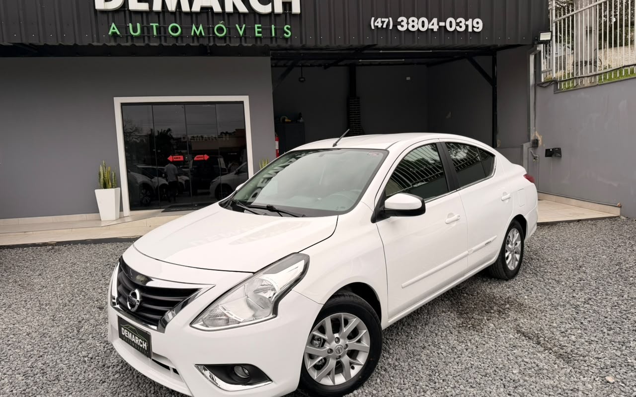Nissan VERSA 2017 Branco — foto 1 de 3