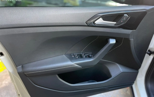 imagem-https://www.socarrao.com.br/sc-vehicle-images-prod/4328469/1791635653719-MjVjYTg2ZTAtYmQ3OC00NzllLWI5ZWUtYjE1YjJiMDQ3NWU5LmpwZw.jpg