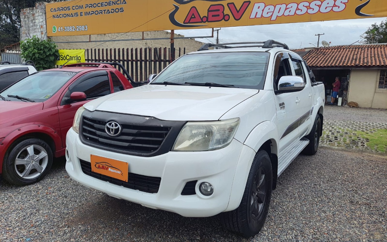 Toyota Hilux 2015 Branco — foto 1 de 3