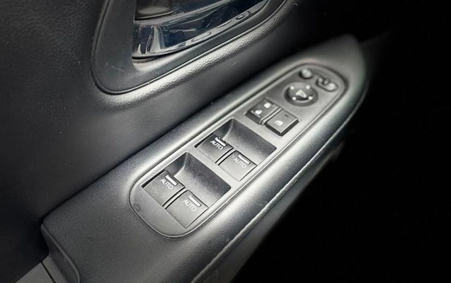 imagem-https://www.socarrao.com.br/sc-vehicle-images-prod/4328532/1791638577735-8560146_7_B_fa8234c26c.jpeg