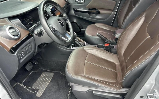 imagem-https://www.socarrao.com.br/sc-vehicle-images-prod/4328534/1791638647990-8546888_8_B_62a8e91351.jpeg