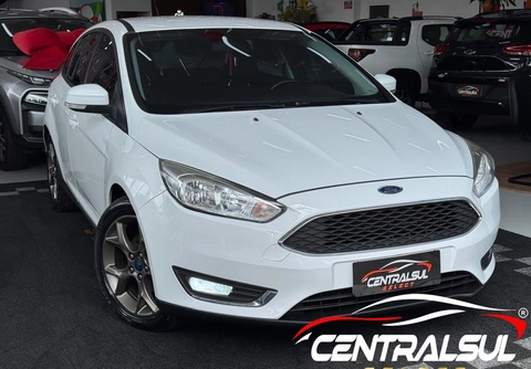 Ford Focus 2016 Branco — foto 1 de 3