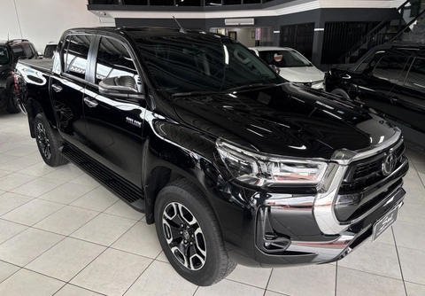 Toyota Hilux 2024 Preto — foto 1 de 3