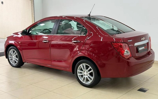 imagem-https://www.socarrao.com.br/sc-vehicle-images-prod/4328705/1791642897029-8420022_9_B_4f4cd843ef.jpeg