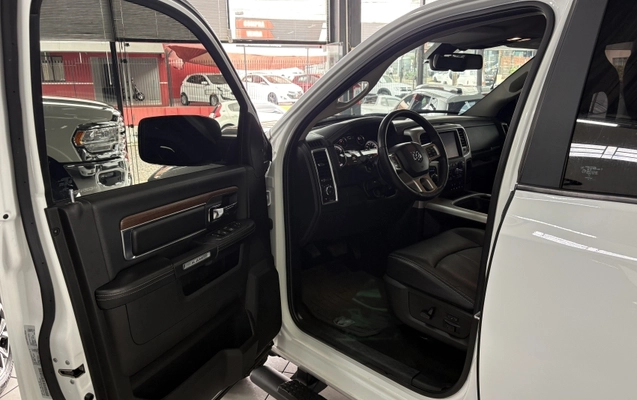 imagem-https://www.socarrao.com.br/sc-vehicle-images-prod/4328724/1791643254684-EJrDIWPDVGECcwVc4bfyrMzKvIMaaZBW.jpg