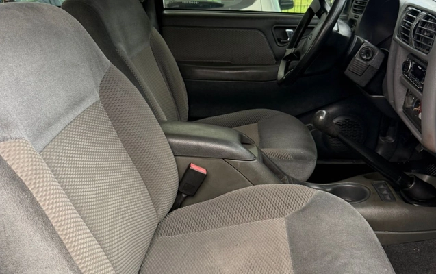 imagem-https://www.socarrao.com.br/sc-vehicle-images-prod/4328741/1791643590278-MjdhMzNkZjEtMmJhZC00OGM2LWI4OWMtMDRmNjU0YjljN2RiLmpwZWc.jpeg