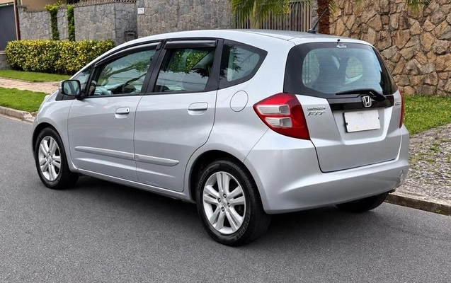imagem-https://www.socarrao.com.br/sc-vehicle-images-prod/4328746/1791643705243-8557264_10_B_fb3d9e94de.jpeg