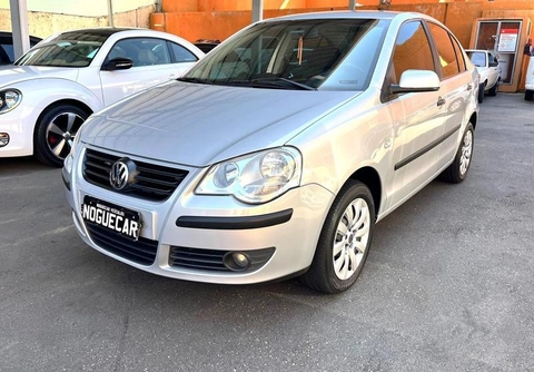 Volkswagen Polo Sedan 1.6 Mi 101cv 8V 4p 2009 Prata — foto 1 de 3