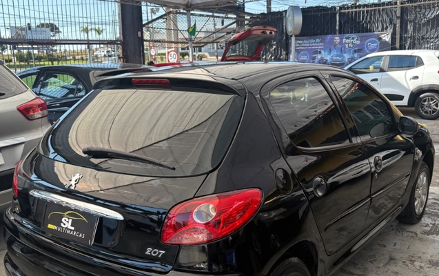 imagem-https://www.socarrao.com.br/sc-vehicle-images-prod/4328767/1791644122270-SU1HXzkyMjEuanBlZw.jpeg