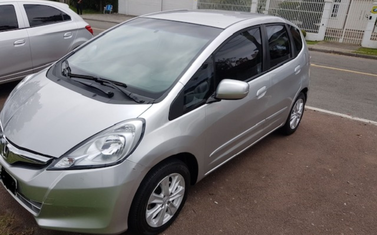 imagem-https://www.socarrao.com.br/sc-vehicle-images-prod/4328797/1791644845241-NmVkNzgwMWQtMThlOC00NWQ3LTliMmUtYzc2OWY4M2Q0N2Y0LmpwZw.jpg