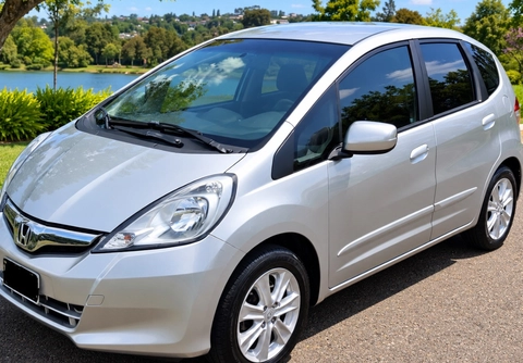 Honda Fit 2013 Prata — foto 1 de 3