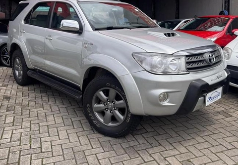 Toyota Hilux SW4 2009 Prata — foto 1 de 3