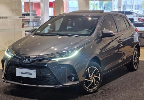 Toyota Yaris 2024 Cinza — foto 1 de 3