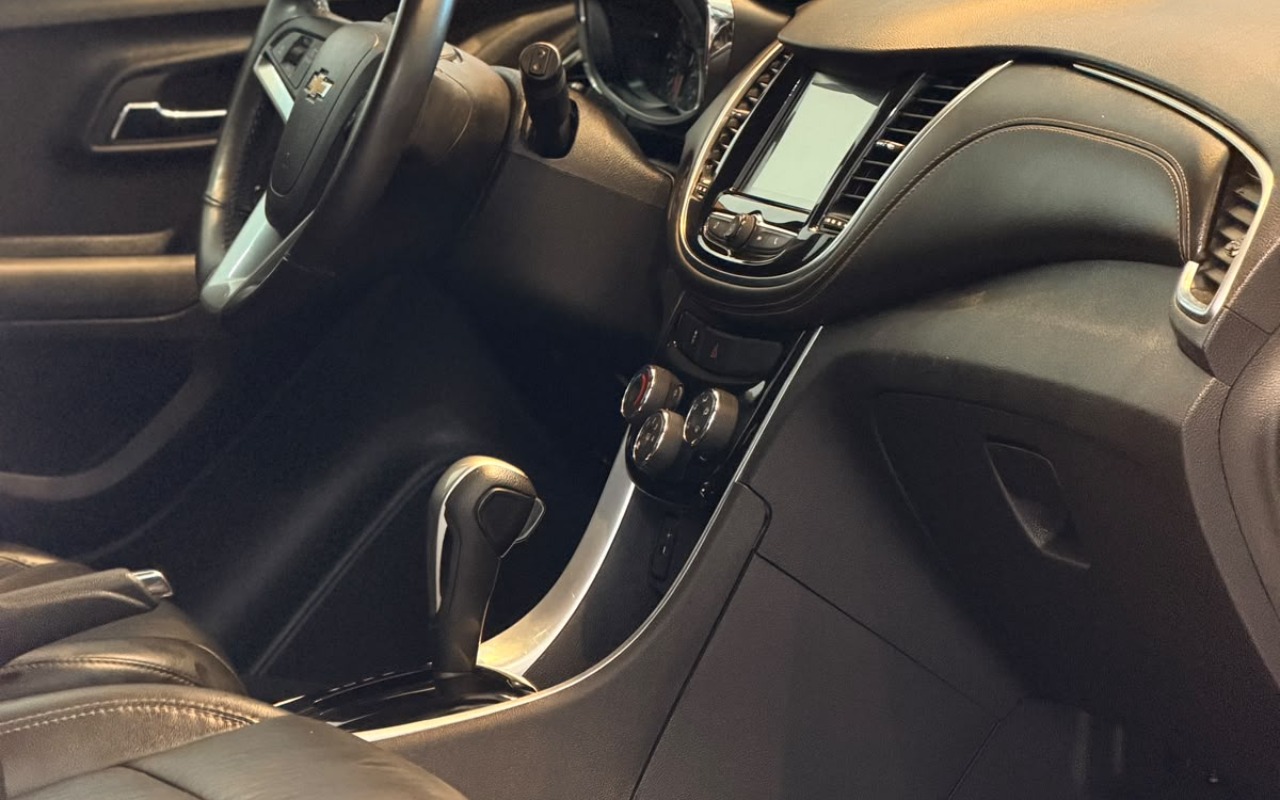 imagem-https://www.socarrao.com.br/sc-vehicle-images-prod/4328936/1791649853113-V2hhdHNBcHAgSW1hZ2UgMjAyNi0wOS0xNiBhdCAxMC4yNy4wMyAoMSkuanBlZw.jpeg