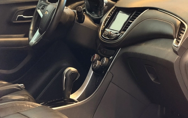 imagem-https://www.socarrao.com.br/sc-vehicle-images-prod/4328936/1791649853113-V2hhdHNBcHAgSW1hZ2UgMjAyNi0wOS0xNiBhdCAxMC4yNy4wMyAoMSkuanBlZw.jpeg