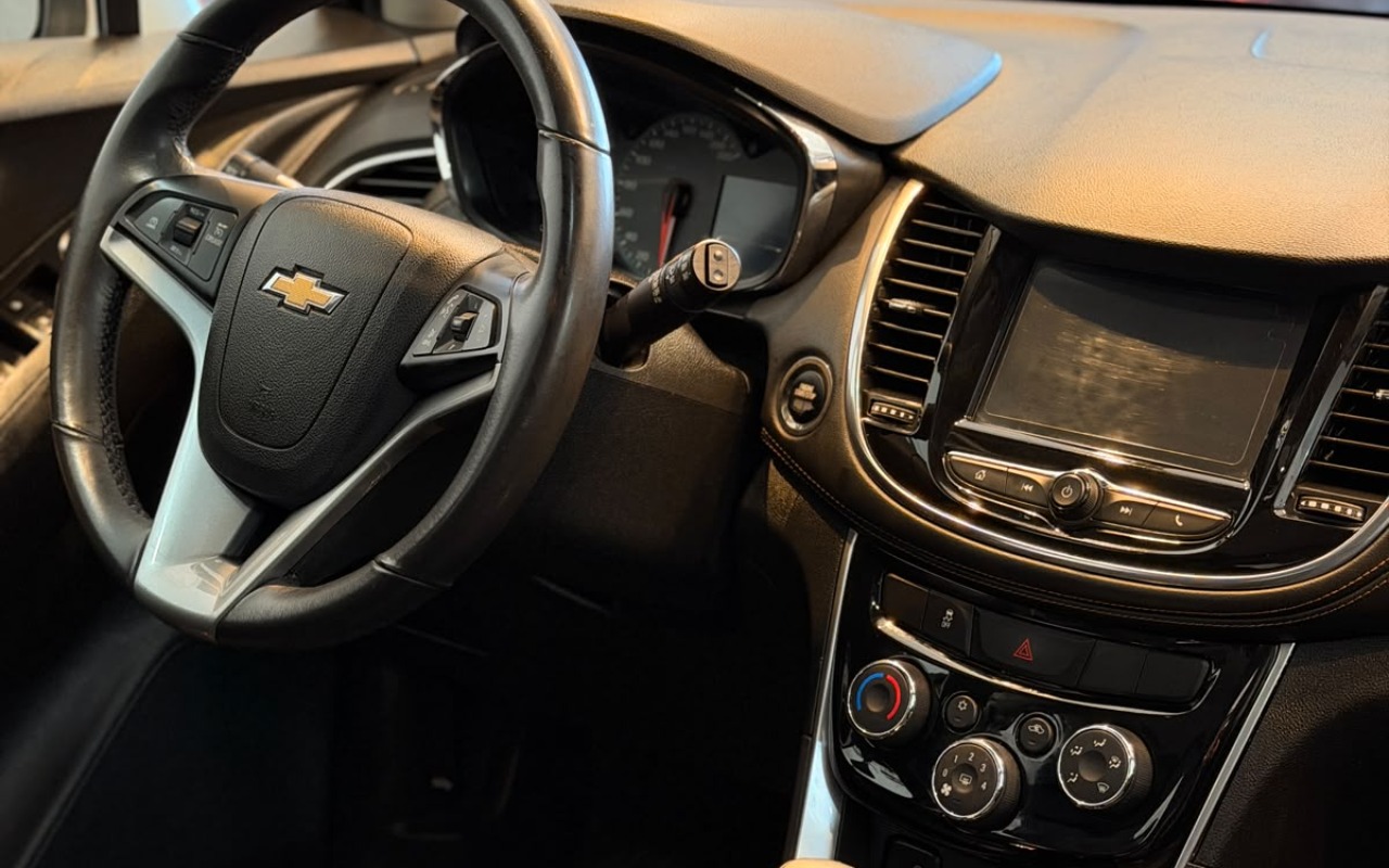 imagem-https://www.socarrao.com.br/sc-vehicle-images-prod/4328936/1791649853234-V2hhdHNBcHAgSW1hZ2UgMjAyNi0wOS0xNiBhdCAxMC4yNy4wNSAoMSkuanBlZw.jpeg