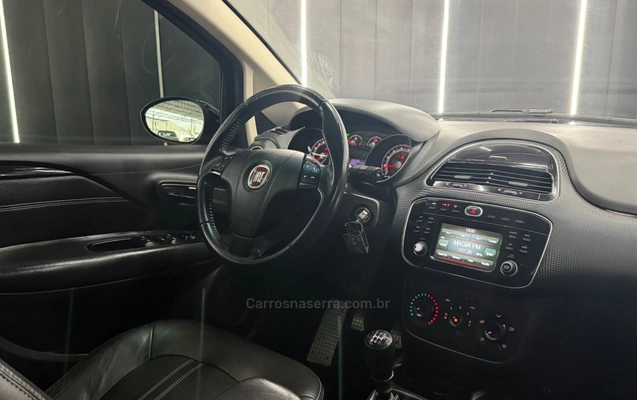 imagem-https://www.socarrao.com.br/sc-vehicle-images-prod/4328939/1791649892866-367586df278d89bb1e4ca58893ded26d_big.jpeg