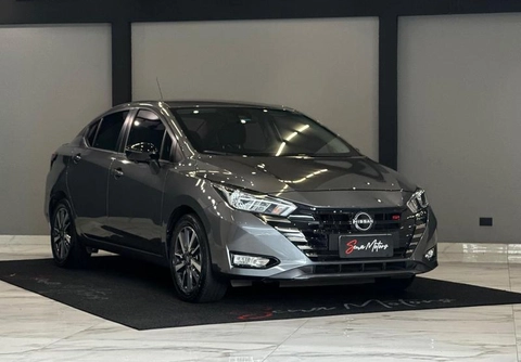 Nissan VERSA SR 1.6 16V Flex Aut. 2025 Cinza — foto 1 de 3