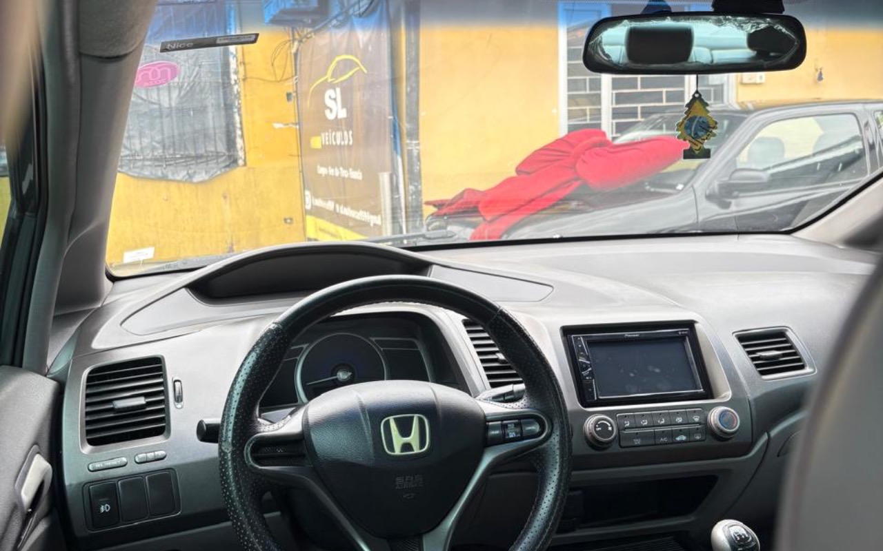 imagem-https://www.socarrao.com.br/sc-vehicle-images-prod/4328986/1791652098396-MjBkOGExMTYtNzQxMi00YTFkLTg1YzYtM2FkYmVkZGUwYjNkLmpwZWc.jpeg