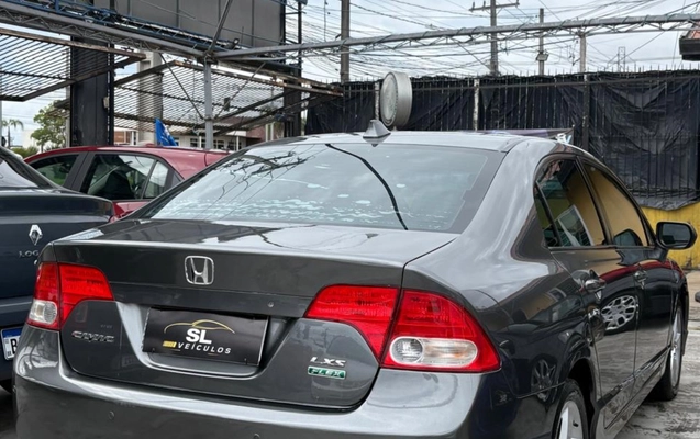 imagem-https://www.socarrao.com.br/sc-vehicle-images-prod/4328986/1791652098680-NDVhMWJmNWItYzgxNy00NzdiLTg3ZWItZmY4ZTI1NDkxZmI2LmpwZWc.jpeg