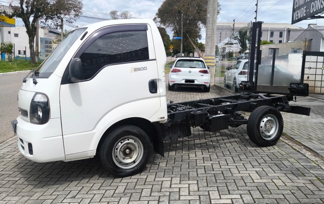 imagem-https://www.socarrao.com.br/sc-vehicle-images-prod/4329078/1791657788705-Qk9OR08gMjAxNiAwMDIsNS5qcGc.jpg