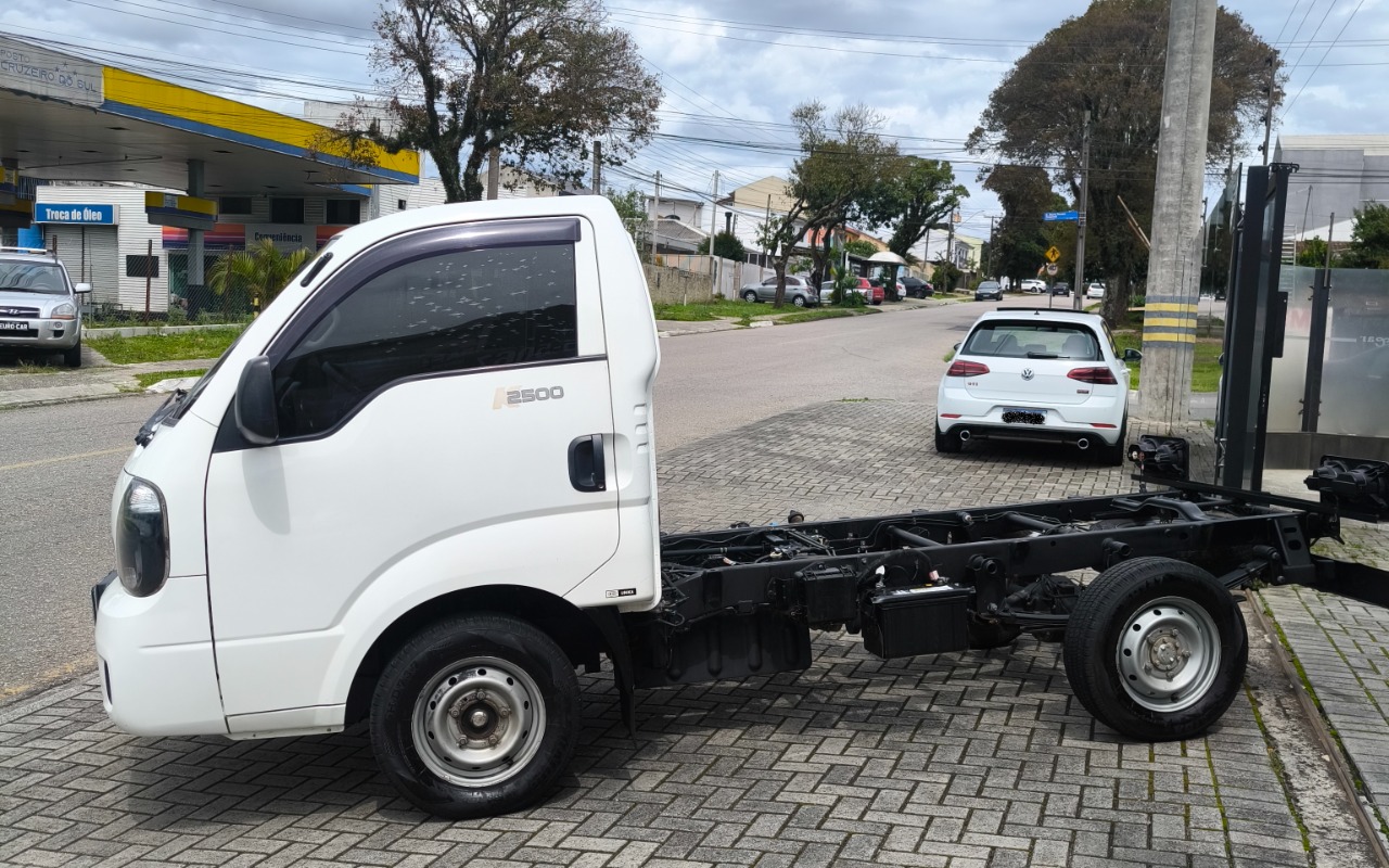 imagem-https://www.socarrao.com.br/sc-vehicle-images-prod/4329078/1791657789332-Qk9OR08gMjAxNiAwNS5qcGc.jpg