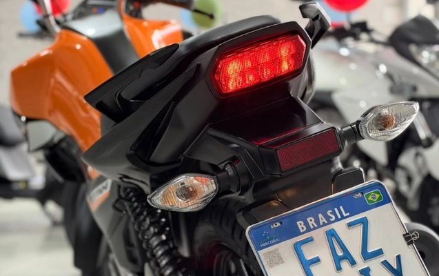 imagem-https://www.socarrao.com.br/sc-vehicle-images-prod/4329089/1791658521630-V2hhdHNBcHAgSW1hZ2UgMjAyNi0xMC0xMCBhdCAxNS40NC4zNCAoMSkuanBlZw.jpeg