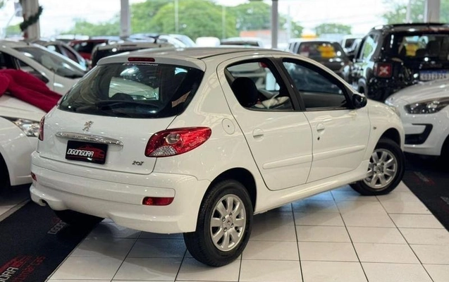 imagem-https://www.socarrao.com.br/sc-vehicle-images-prod/4329113/1791660728973-8540116_6_B_bcb792ec8e.jpeg