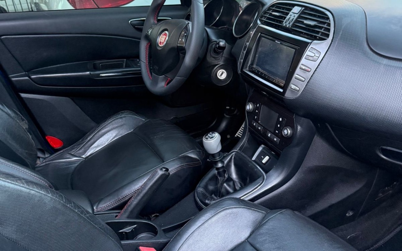imagem-https://www.socarrao.com.br/sc-vehicle-images-prod/4329206/1791667692815-MThlNDA0NTQtM2ViMC00ZWY5LWJmMjEtY2M5MDFkZmE5YTY2LmpwZWc.jpeg