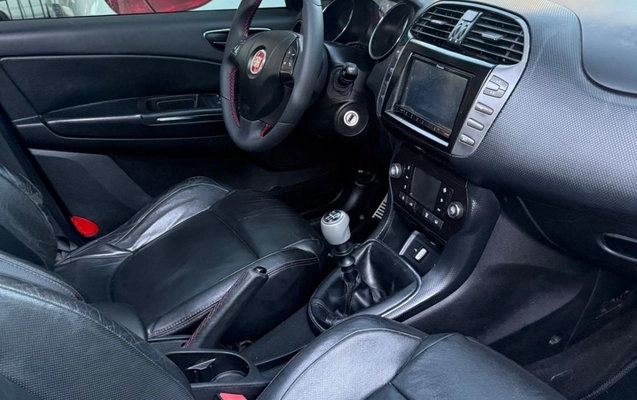 imagem-https://www.socarrao.com.br/sc-vehicle-images-prod/4329206/1791667692815-MThlNDA0NTQtM2ViMC00ZWY5LWJmMjEtY2M5MDFkZmE5YTY2LmpwZWc.jpeg