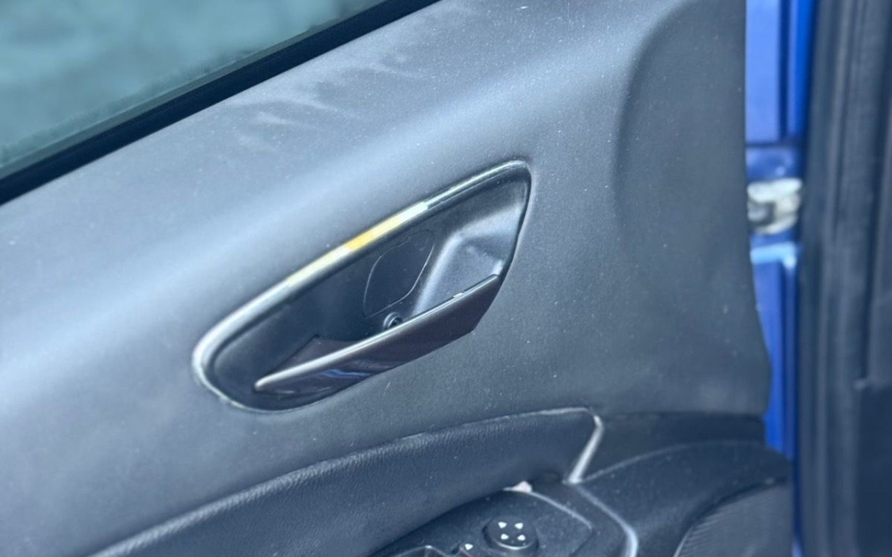 imagem-https://www.socarrao.com.br/sc-vehicle-images-prod/4329206/1791667693929-MTBkODFlNDktZWJkOC00MmRlLWEzYTQtYWFjNjRhNmY2N2ZmLmpwZWc.jpeg