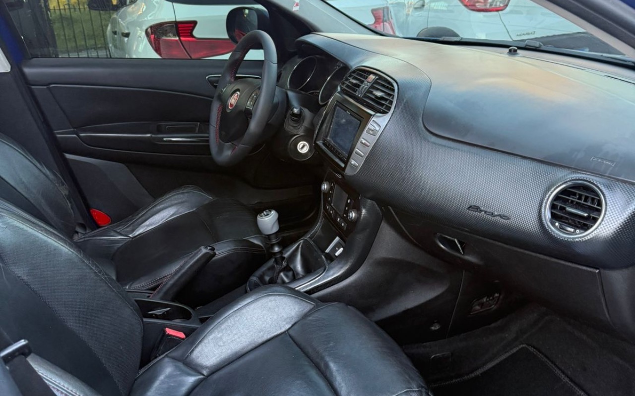 imagem-https://www.socarrao.com.br/sc-vehicle-images-prod/4329206/1791667694541-NzQyY2UyNTQtMGVhMC00YWY2LWEzOTMtZTlmYjRmNmEzZDYxLmpwZWc.jpeg
