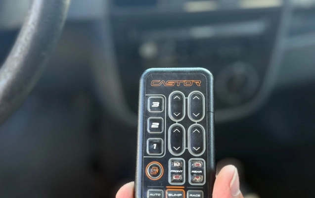 imagem-https://www.socarrao.com.br/sc-vehicle-images-prod/4329211/1791668633789-MmUzYTMxM2ItNGIyNS00NjQ4LWFiM2MtM2VhOWQxZmYyNDBkLmpwZWc.jpeg
