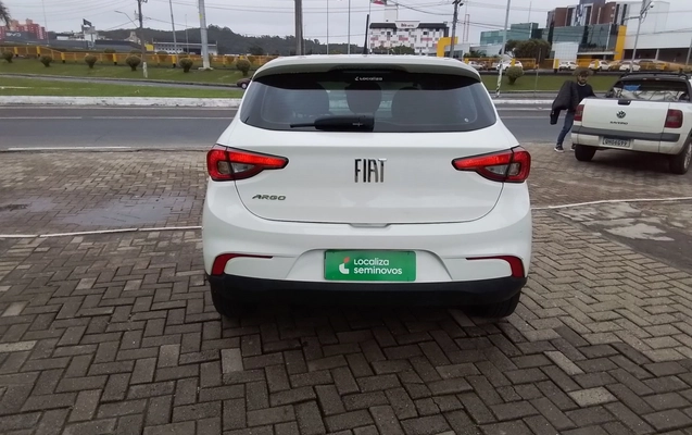 imagem-https://www.socarrao.com.br/sc-vehicle-images-prod/4331498/1791696752331-1_010815.jpg