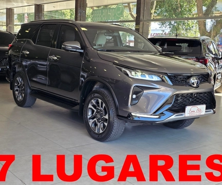 Toyota Hilux SW4 2024 Cinza — foto 1 de 3