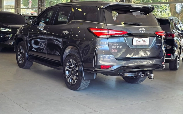 imagem-https://www.socarrao.com.br/sc-vehicle-images-prod/43326/1789507486711-WMoqiAciA9S17HUNrSXV1mfL9rsYzIT1.jpg