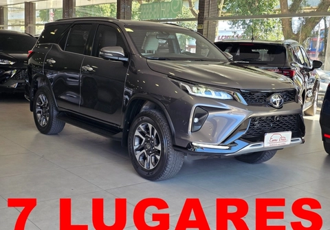 Toyota Hilux SW4 2024 Cinza — foto 1 de 3