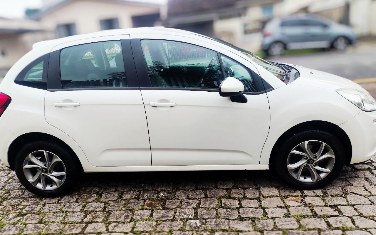 imagem-https://www.socarrao.com.br/sc-vehicle-images-prod/4333627/1791721120446-SU1HXzIwMjYxMDExXzA5MDAyNi5qcGc.jpg